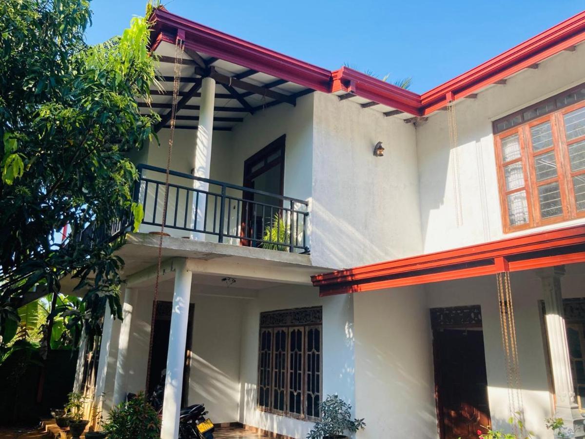 Sensitha Holiday Home Anuradhapura Exterior foto