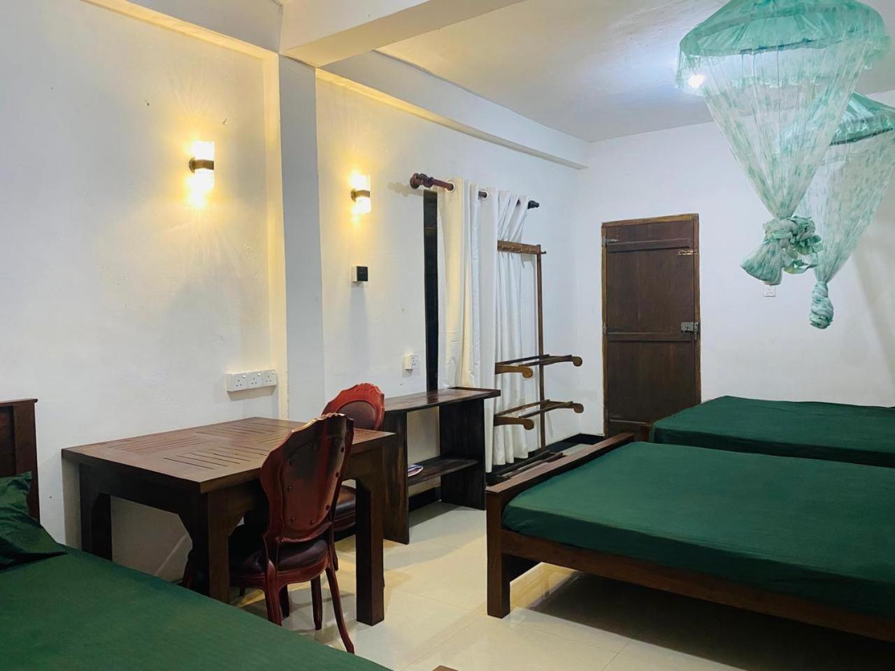 Sensitha Holiday Home Anuradhapura Exterior foto